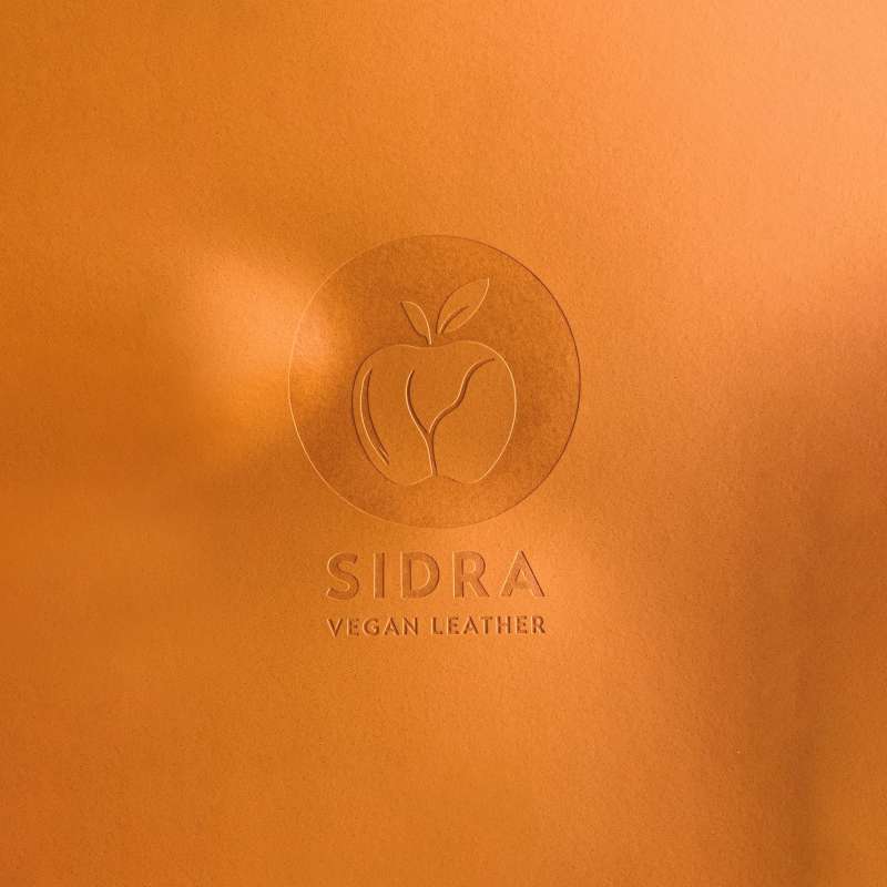 Einband Veganes Leder 004 – orange – Detailansicht der Lederstruktur